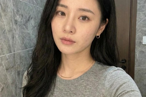 中年演员塌房天花板带亲闺女当出轨遮羞布