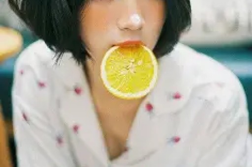 刘晓庆五一公益现身河南零报酬助力文旅宣传引热议